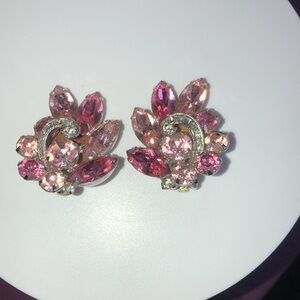 VINTAGE EISENBERG 2 TONE PINK RHINESTONE CLIP ONS SIGNED
